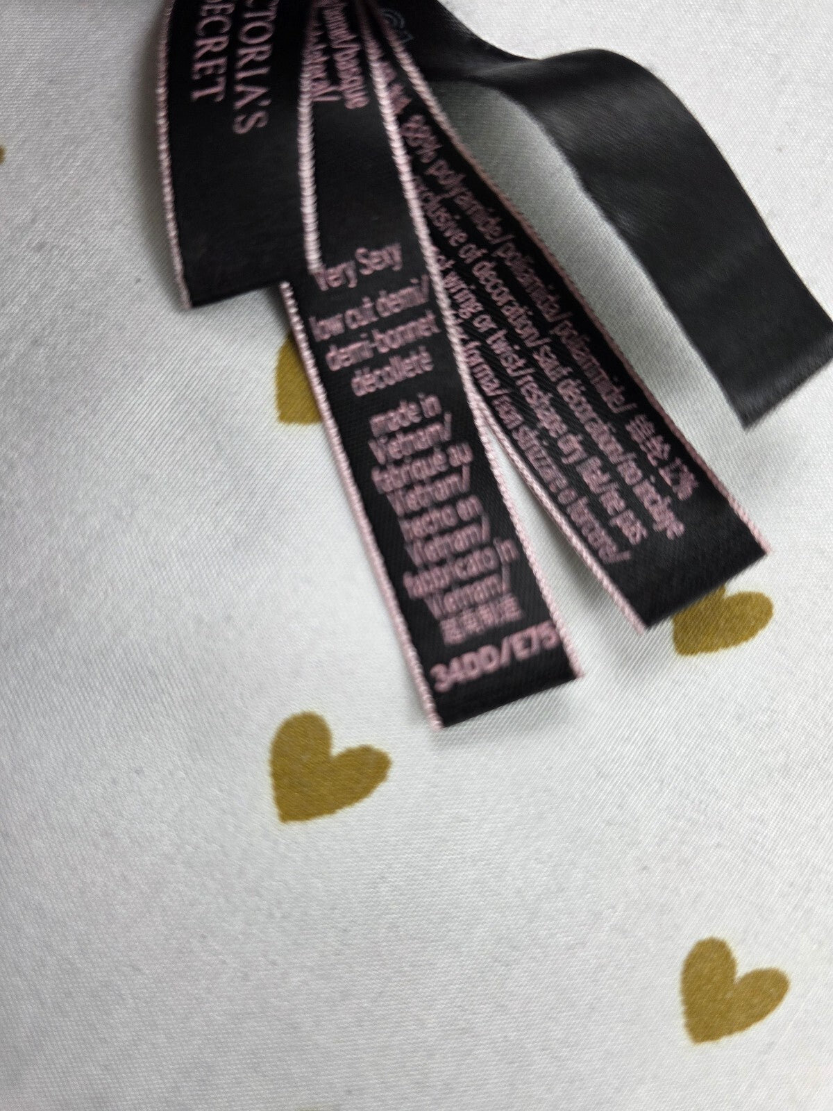 Victorias Secret New NWT  34DD Choker Bra Very Sexy Low Cut demi 34DD